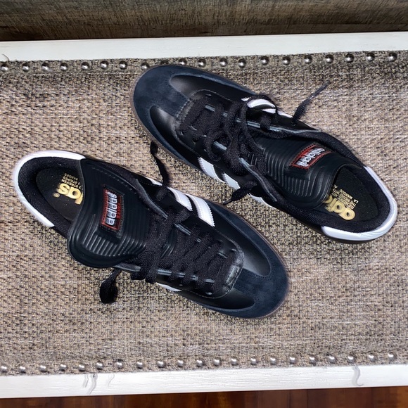 Adidas  Samba Classic Indoor
Soccer Shoe NWOT size Men’s  8.5 Women’s 9.5 - Picture 14 of 16